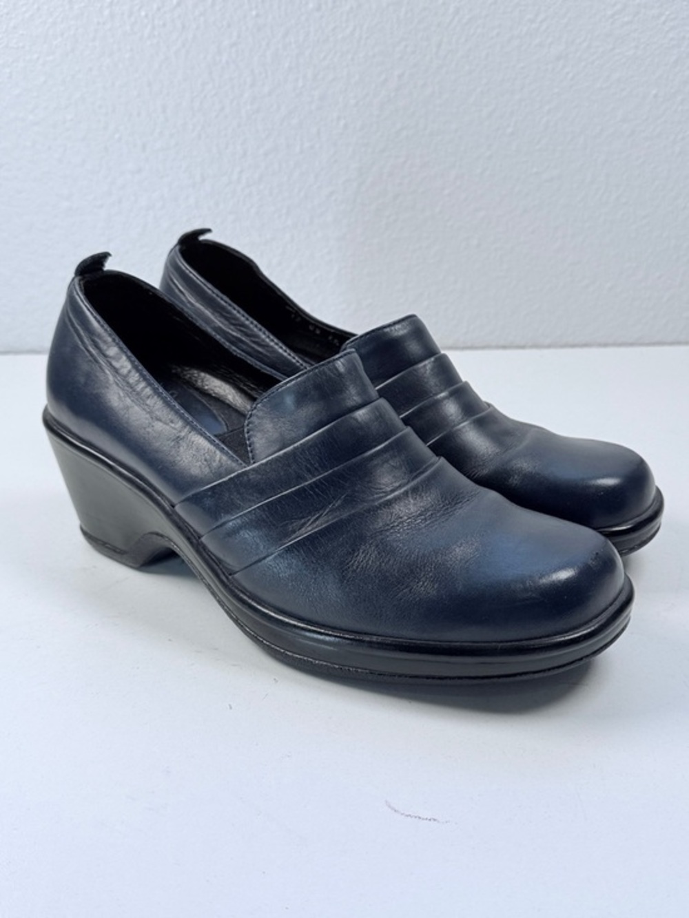 Dansko Dark Blue Leather Wedge Loafers Slip On Comfort Career Shoes Womens 
9.5